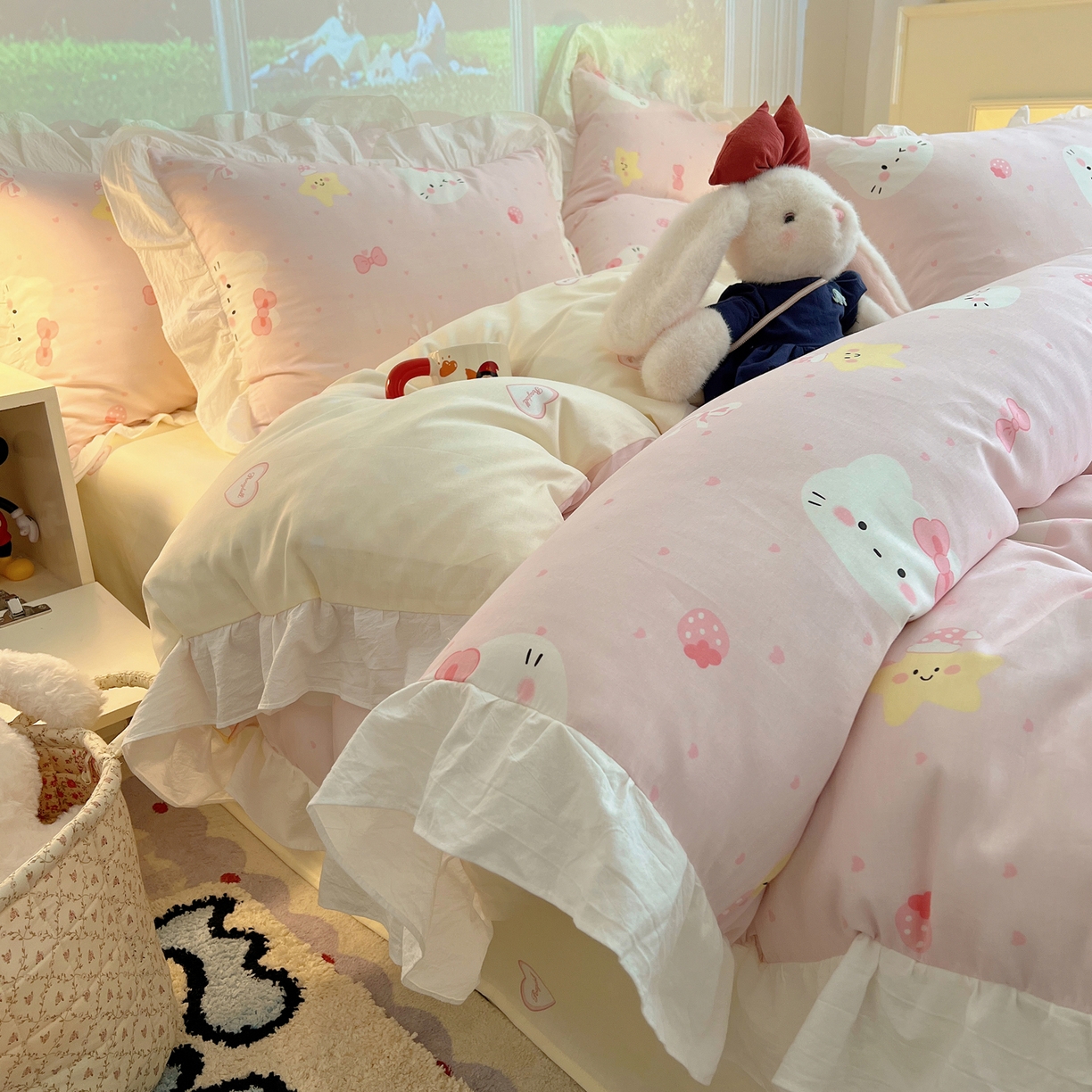 91家纺网 家纺一手货源 找家纺 六巷胡同 2026春夏新款韩系花边款卡通全棉四件套（第二系列）风格一 花边粉爱心喵喵