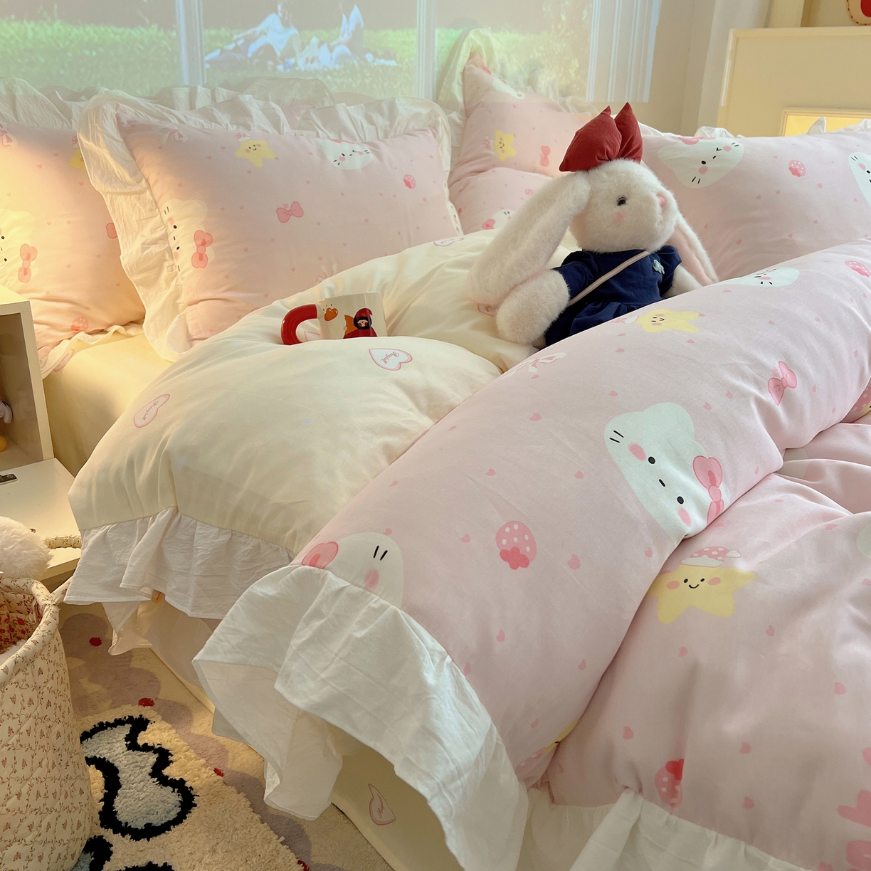 91家纺网 家纺一手货源 找家纺 六巷胡同 2026春夏新款韩系花边款卡通全棉四件套（第二系列）风格一 花边粉爱心喵喵