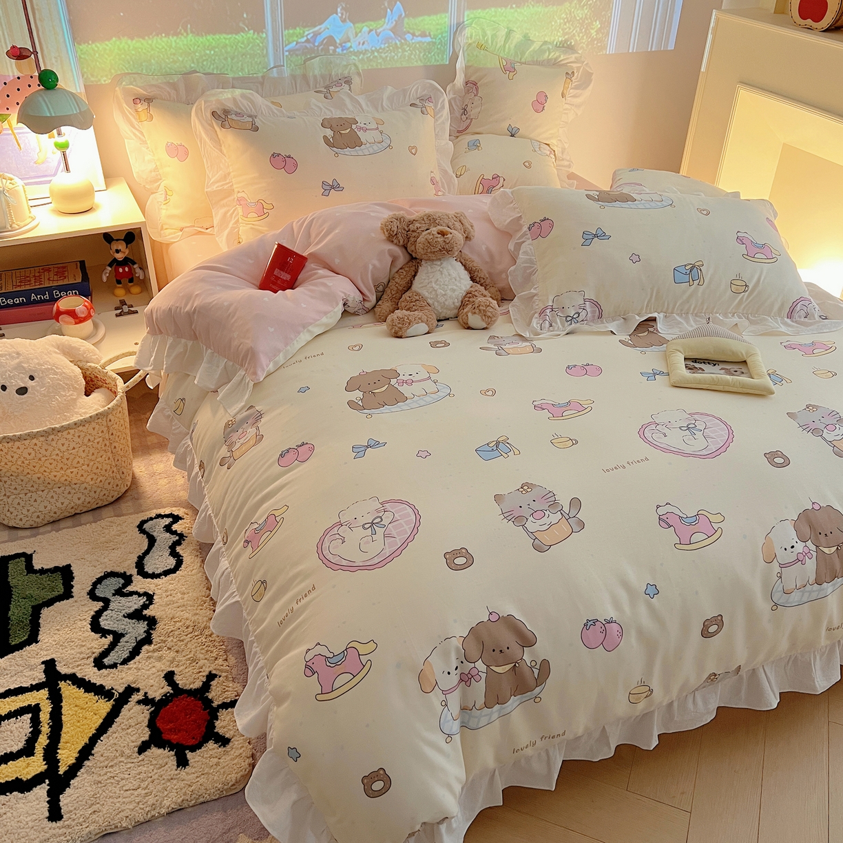 91家纺网 家纺一手货源 找家纺 六巷胡同 2026春夏新款韩系花边款卡通全棉四件套（第二系列）风格一 花边狗狗轰趴记