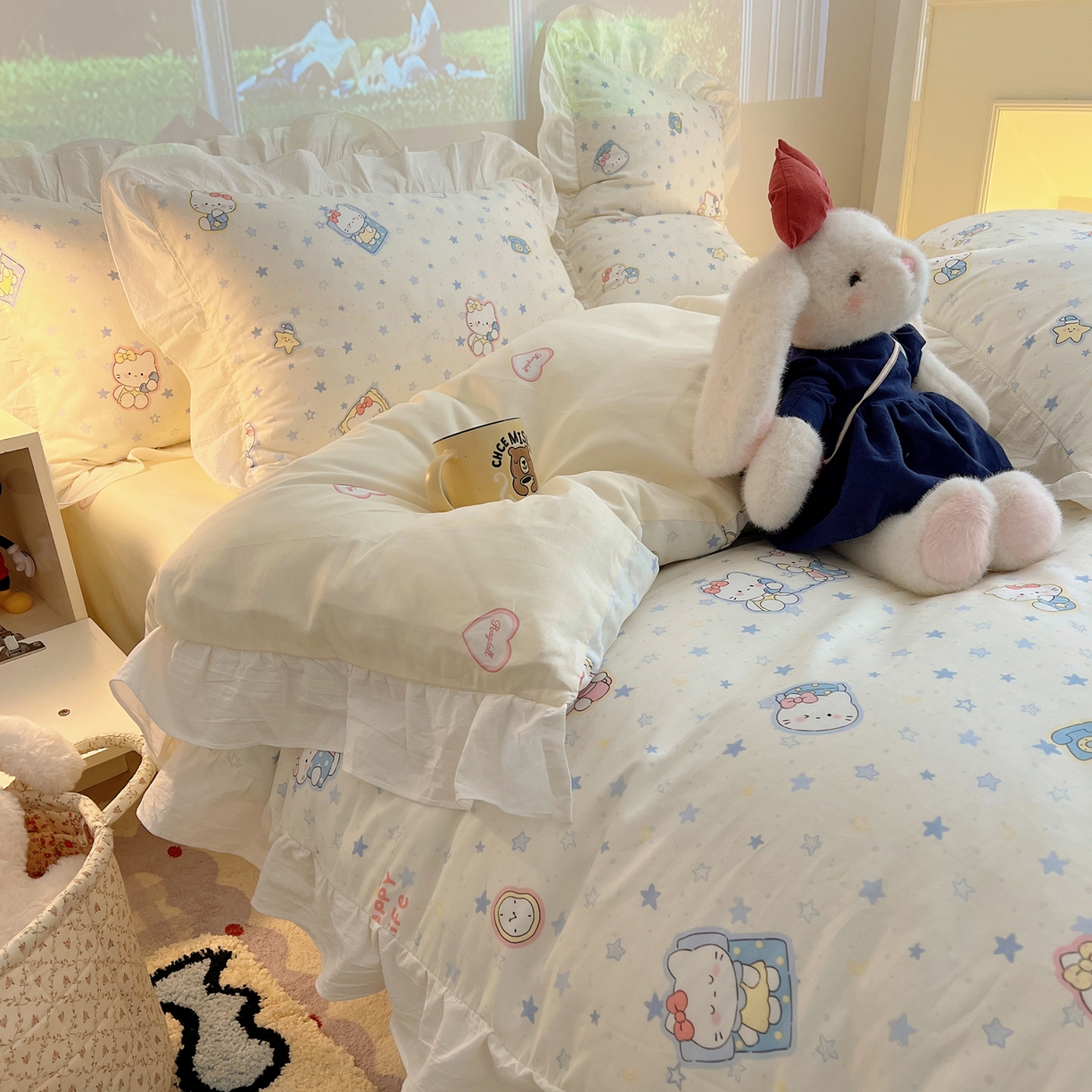 91家纺网 家纺一手货源 找家纺 六巷胡同 2026春夏新款韩系花边款卡通全棉四件套（第二系列）风格一 花边蓝星电话喵