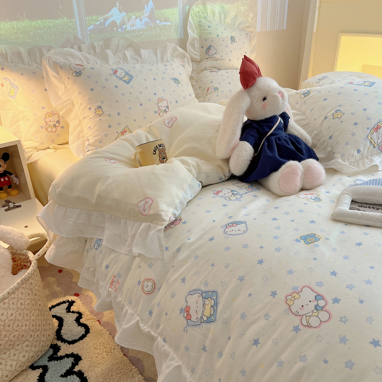 91家纺网 家纺一手货源 找家纺 六巷胡同 2026春夏新款韩系花边款卡通全棉四件套（第二系列）风格一 花边蓝星电话喵