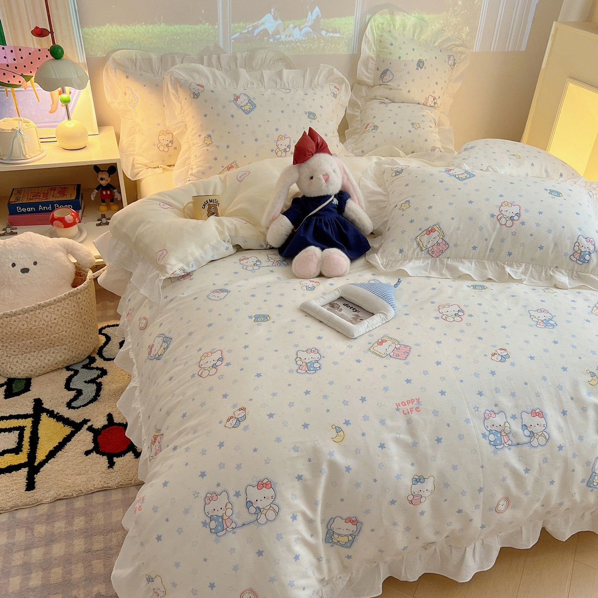 91家纺网 家纺一手货源 找家纺 六巷胡同 2026春夏新款韩系花边款卡通全棉四件套（第二系列）风格一 花边蓝星电话喵