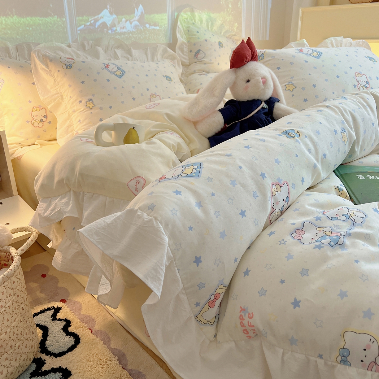 91家纺网 家纺一手货源 找家纺 六巷胡同 2026春夏新款韩系花边款卡通全棉四件套（第二系列）风格一 花边蓝星电话喵