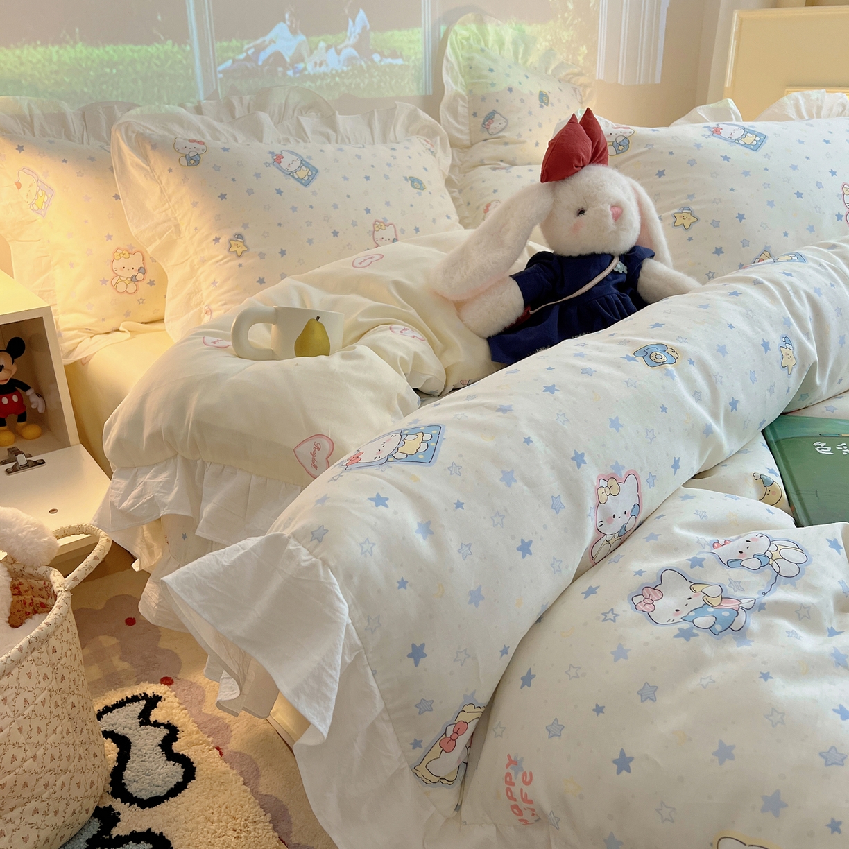 91家纺网 家纺一手货源 找家纺 六巷胡同 2026春夏新款韩系花边款卡通全棉四件套（第二系列）风格一 花边蓝星电话喵