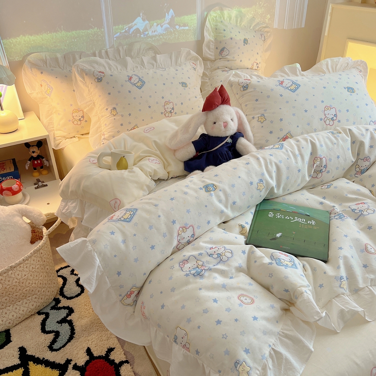 91家纺网 家纺一手货源 找家纺 六巷胡同 2026春夏新款韩系花边款卡通全棉四件套（第二系列）风格一 花边蓝星电话喵