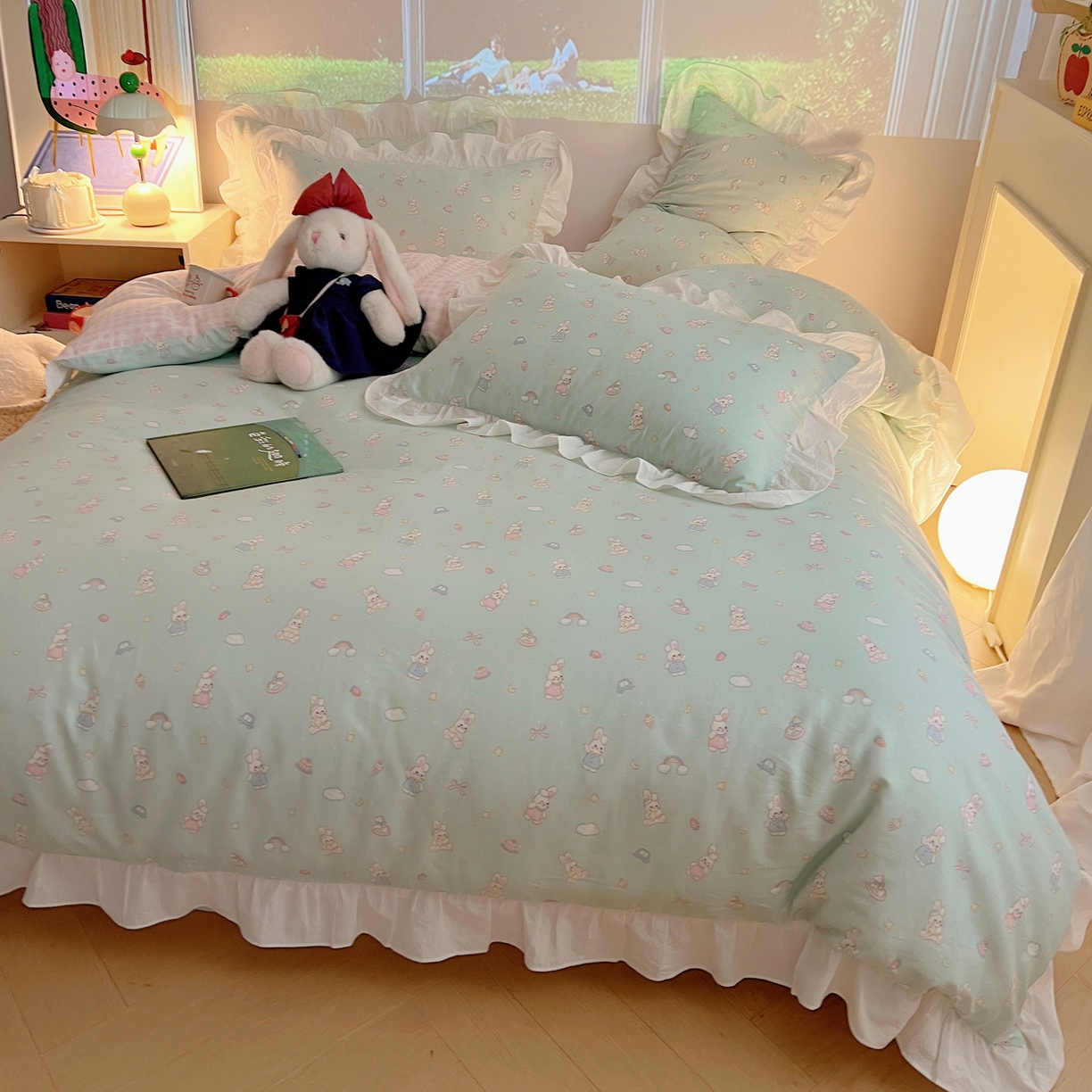 91家纺网 家纺一手货源 找家纺 六巷胡同 2026春夏新款韩系花边款卡通全棉四件套（第二系列）风格一 花边萝莉邦尼兔