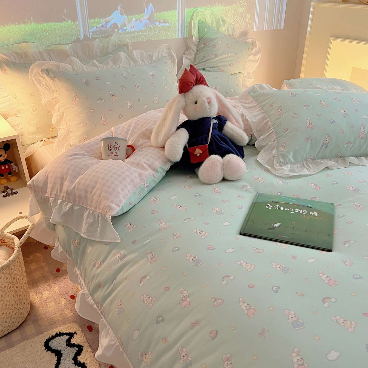 91家纺网 家纺一手货源 找家纺 六巷胡同 2026春夏新款韩系花边款卡通全棉四件套（第二系列）风格一 花边萝莉邦尼兔