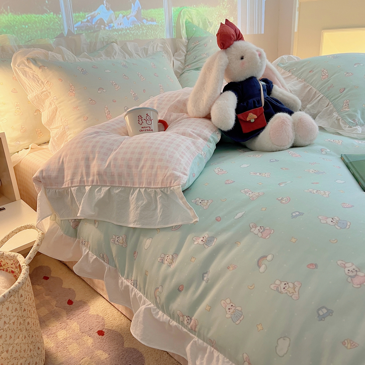 91家纺网 家纺一手货源 找家纺 六巷胡同 2026春夏新款韩系花边款卡通全棉四件套（第二系列）风格一 花边萝莉邦尼兔