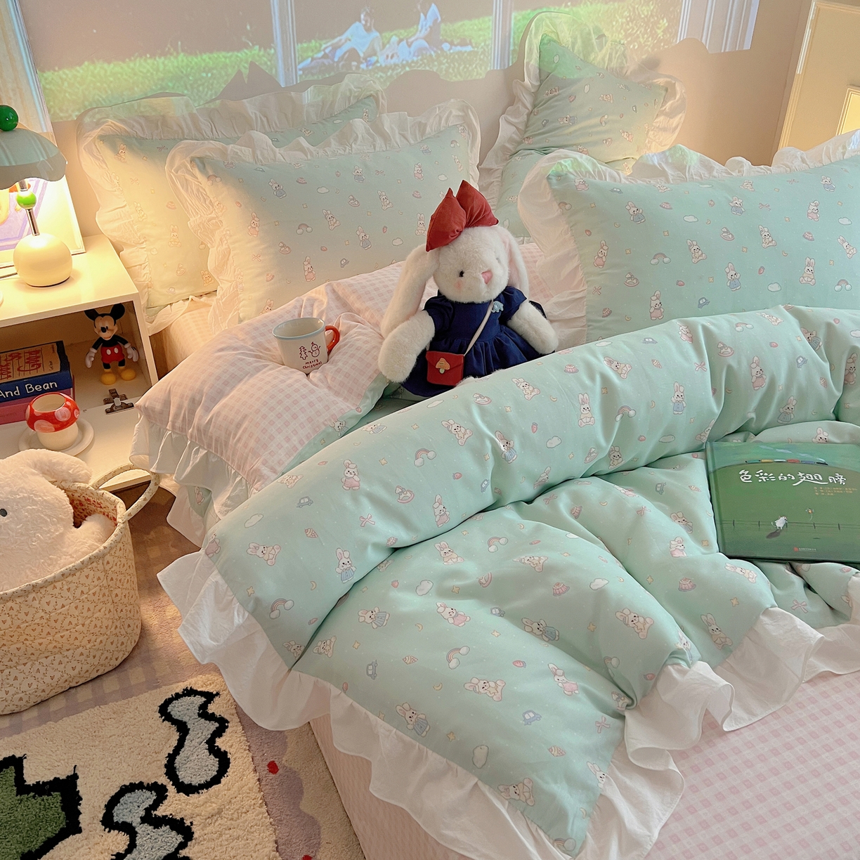 91家纺网 家纺一手货源 找家纺 六巷胡同 2026春夏新款韩系花边款卡通全棉四件套（第二系列）风格一 花边萝莉邦尼兔