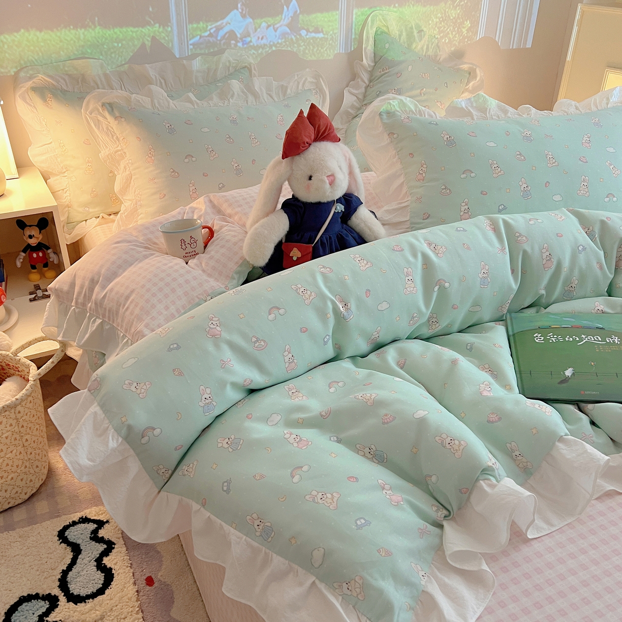 91家纺网 家纺一手货源 找家纺 六巷胡同 2026春夏新款韩系花边款卡通全棉四件套（第二系列）风格一 花边萝莉邦尼兔