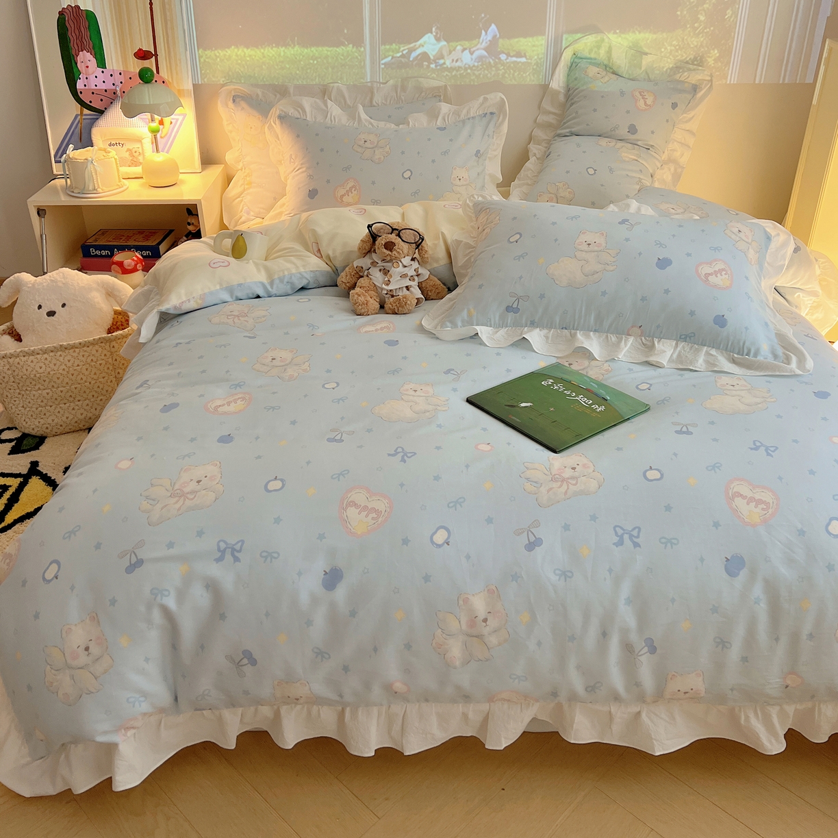 91家纺网 家纺一手货源 找家纺 六巷胡同 2026春夏新款韩系花边款卡通全棉四件套（第二系列）风格一 花边萌趣小飞犬