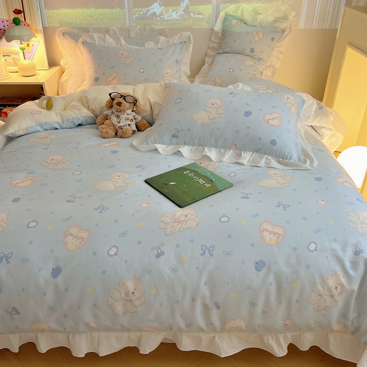 91家纺网 家纺一手货源 找家纺 六巷胡同 2026春夏新款韩系花边款卡通全棉四件套（第二系列）风格一 花边萌趣小飞犬