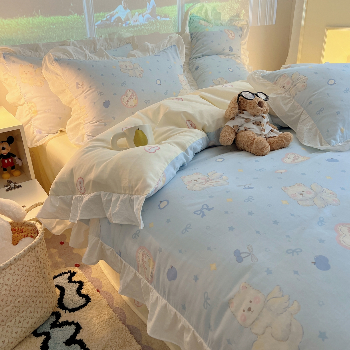 91家纺网 家纺一手货源 找家纺 六巷胡同 2026春夏新款韩系花边款卡通全棉四件套（第二系列）风格一 花边萌趣小飞犬