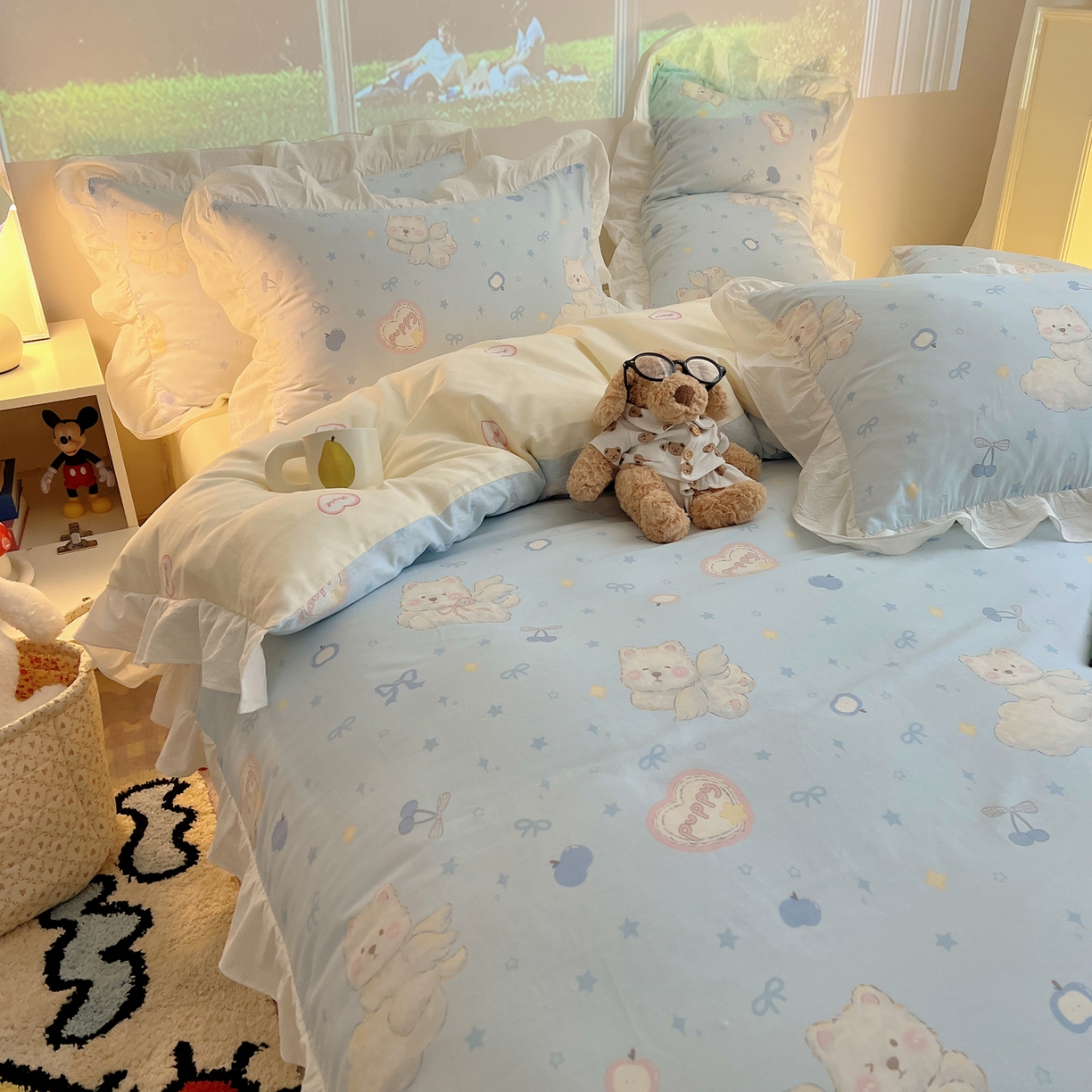 91家纺网 家纺一手货源 找家纺 六巷胡同 2026春夏新款韩系花边款卡通全棉四件套（第二系列）风格一 花边萌趣小飞犬