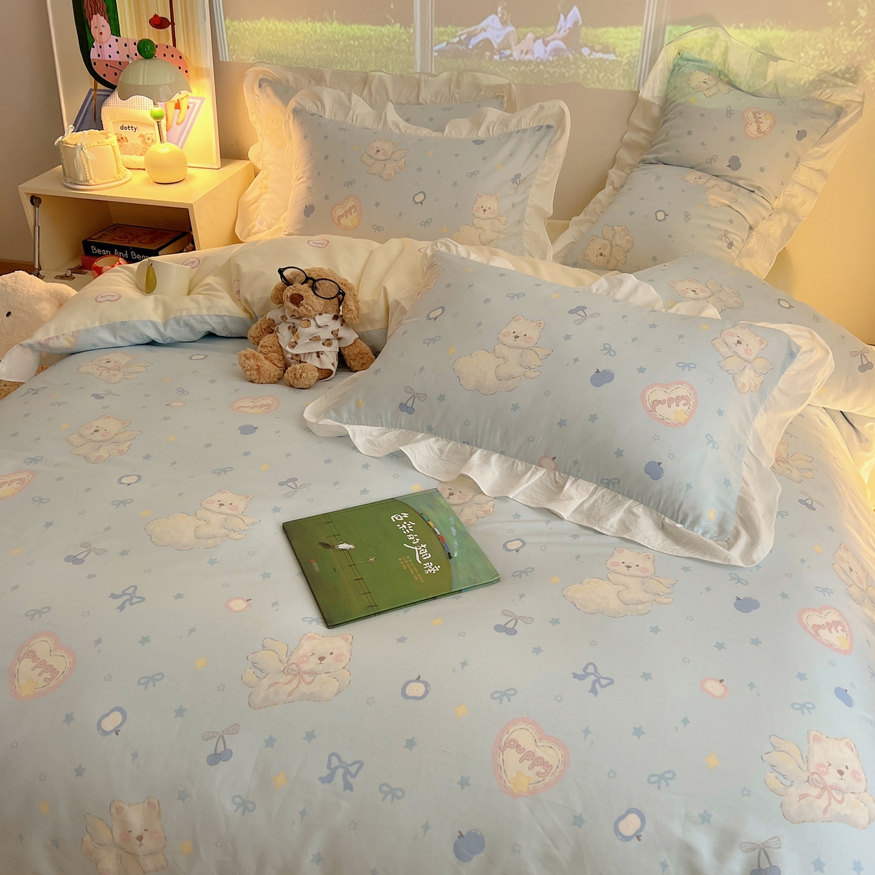 91家纺网 家纺一手货源 找家纺 六巷胡同 2026春夏新款韩系花边款卡通全棉四件套（第二系列）风格一 花边萌趣小飞犬