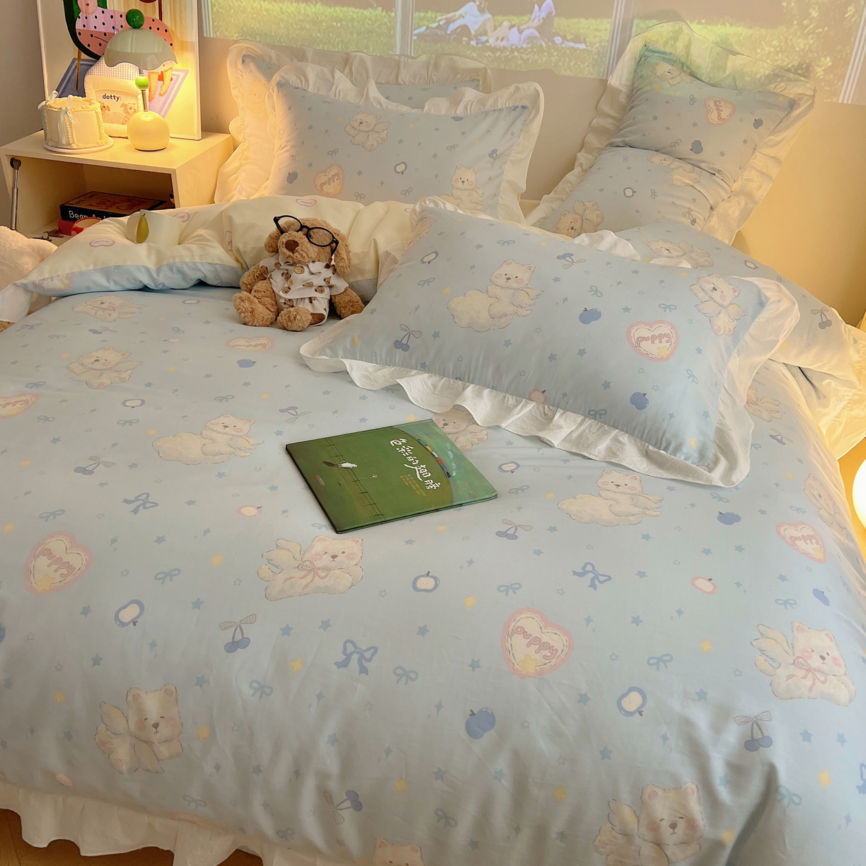 91家纺网 家纺一手货源 找家纺 六巷胡同 2026春夏新款韩系花边款卡通全棉四件套（第二系列）风格一 花边萌趣小飞犬