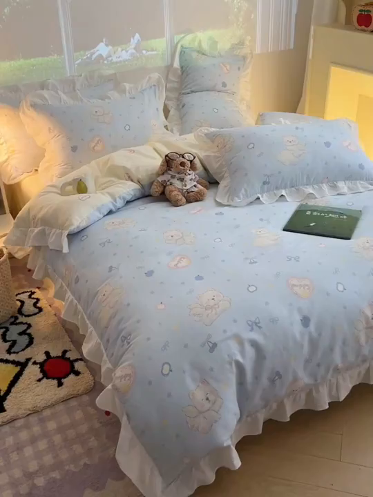 91家纺网 家纺一手货源 找家纺 六巷胡同 2026春夏新款韩系花边款卡通全棉四件套（第二系列）风格一 花边萌趣小飞犬