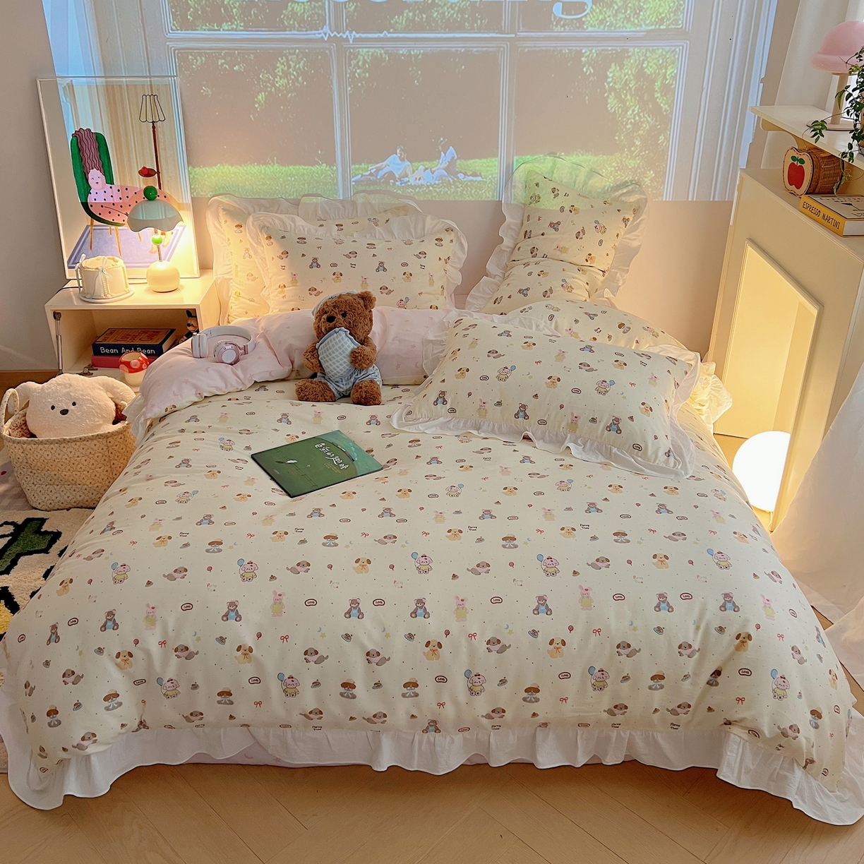 91家纺网 家纺一手货源 找家纺 六巷胡同 2026春夏新款韩系花边款卡通全棉四件套（第二系列）风格一 花边气球派希犬