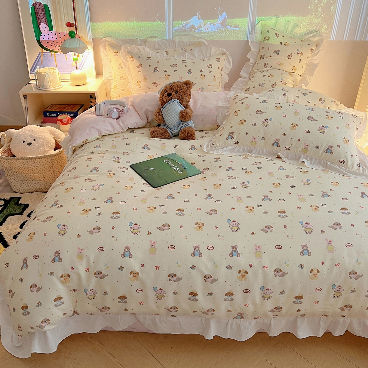 91家纺网 家纺一手货源 找家纺 六巷胡同 2026春夏新款韩系花边款卡通全棉四件套（第二系列）风格一 花边气球派希犬