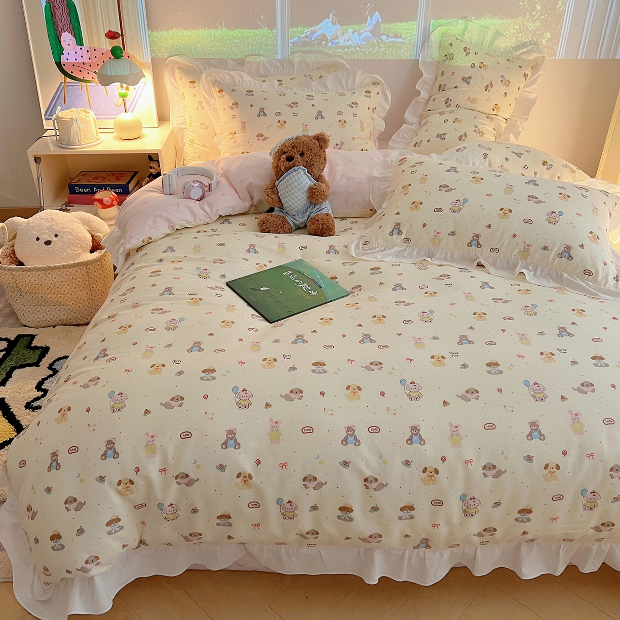 91家纺网 家纺一手货源 找家纺 六巷胡同 2026春夏新款韩系花边款卡通全棉四件套（第二系列）风格一 花边气球派希犬