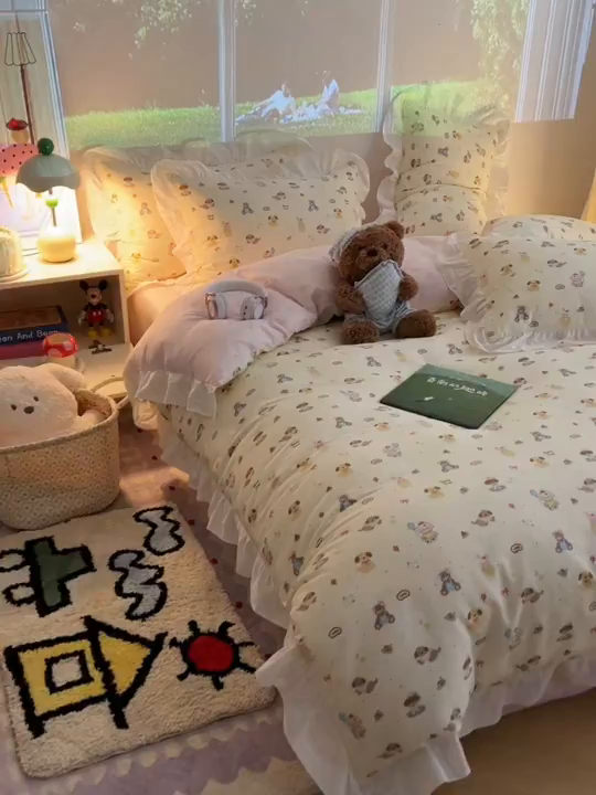 91家纺网 家纺一手货源 找家纺 六巷胡同 2026春夏新款韩系花边款卡通全棉四件套（第二系列）风格一 花边气球派希犬