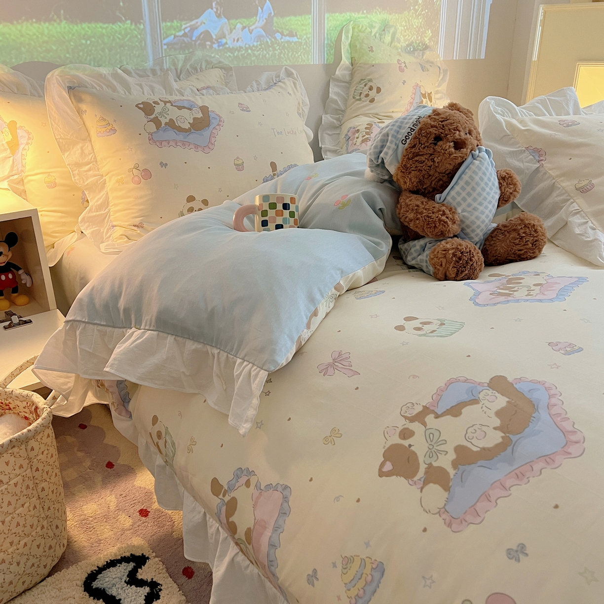 91家纺网 家纺一手货源 找家纺 六巷胡同 2026春夏新款韩系花边款卡通全棉四件套（第二系列）风格一 花边慵懒猫咪崽