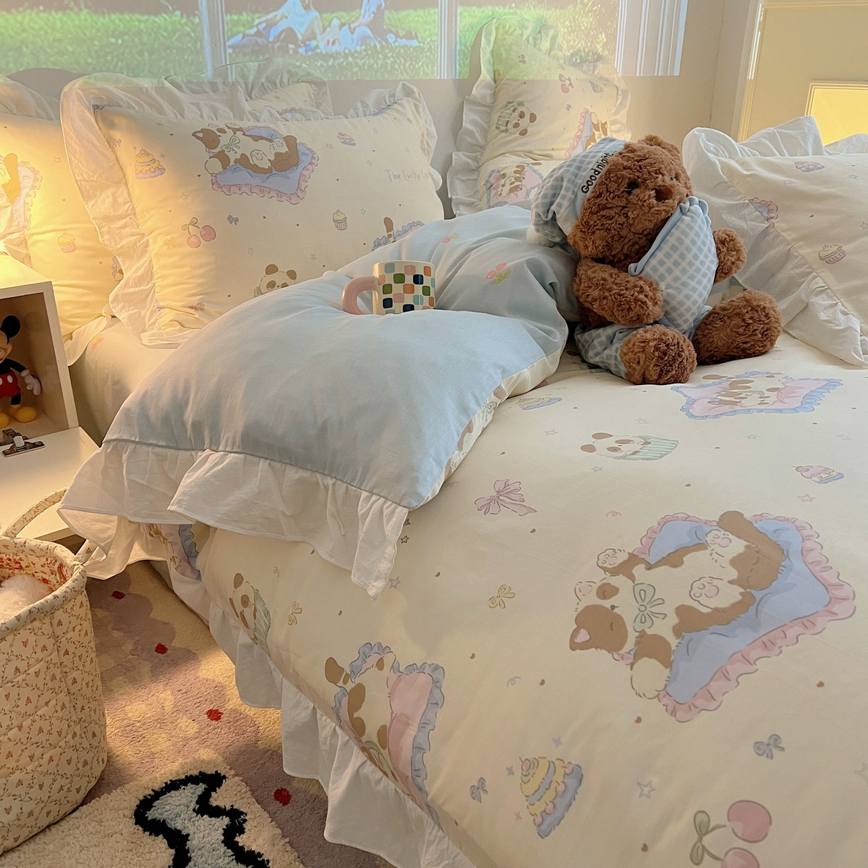 91家纺网 家纺一手货源 找家纺 六巷胡同 2026春夏新款韩系花边款卡通全棉四件套（第二系列）风格一 花边慵懒猫咪崽