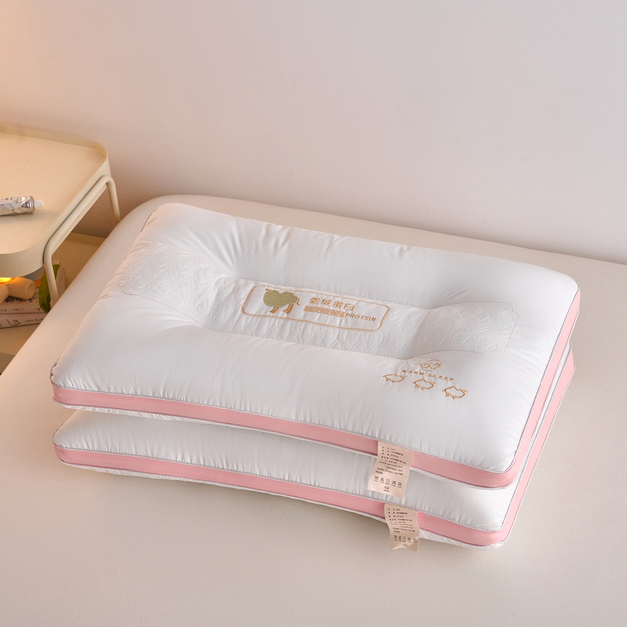 91家纺网 家纺一手货源 找家纺 鼎晟纺 2026新款驼绒蛋白护颈枕学生枕头成人枕芯 驼绒蛋白-低枕-单只装