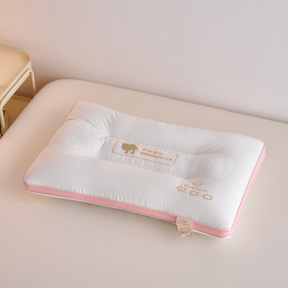 91家纺网 家纺一手货源 找家纺 鼎晟纺 2026新款驼绒蛋白护颈枕学生枕头成人枕芯 驼绒蛋白-中枕-单只装