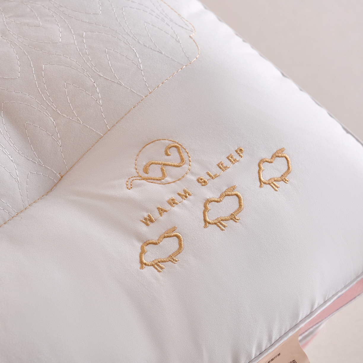 91家纺网 家纺一手货源 找家纺 鼎晟纺 2026新款驼绒蛋白护颈枕学生枕头成人枕芯 驼绒蛋白-低枕-单只装