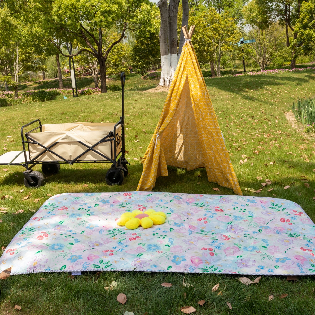 91家纺网 家纺一手货源 找家纺 欣宜家纺 2025新款铝底防水野餐垫防潮宝宝地垫爬爬垫露营垫帐篷垫 花漫天