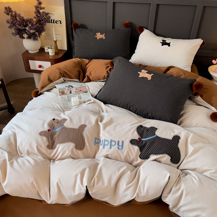 91家纺网 家纺一手货源 找家纺 炫拼家纺 2026新款卡通毛巾绣A类全棉40支水洗棉贴布绣平绣纯棉四件套-毛球系列 毛球-旺旺狗