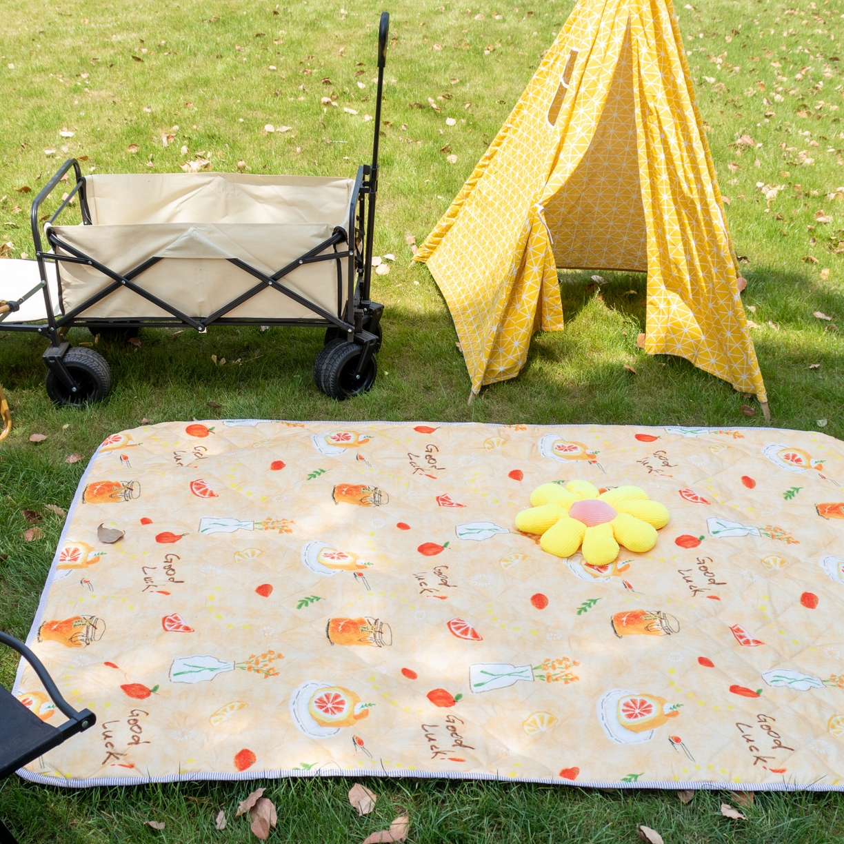 91家纺网 家纺一手货源 找家纺 欣宜家纺 2025新款铝底防水野餐垫防潮宝宝地垫爬爬垫露营垫帐篷垫 橘子酱