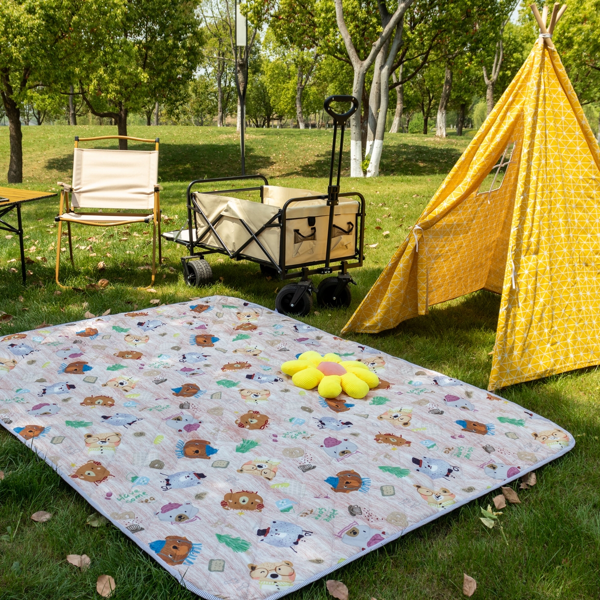 91家纺网 家纺一手货源 找家纺 欣宜家纺 2025新款铝底防水野餐垫防潮宝宝地垫爬爬垫露营垫帐篷垫 咖啡熊