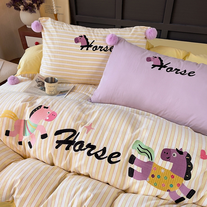 91家纺网 家纺一手货源 找家纺 炫拼家纺 2026新款卡通毛巾绣A类全棉40支水洗棉贴布绣平绣纯棉四件套-毛球系列 毛球-快乐小马