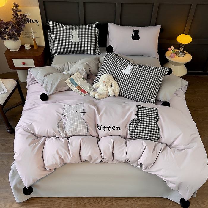 91家纺网 家纺一手货源 找家纺 炫拼家纺 2026新款卡通毛巾绣A类全棉40支水洗棉贴布绣平绣纯棉四件套-毛球系列 毛球-俩小无猜