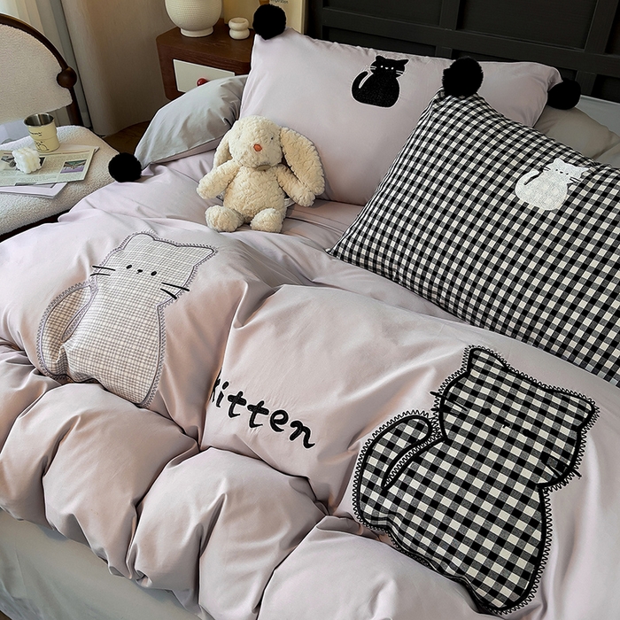 91家纺网 家纺一手货源 找家纺 炫拼家纺 2026新款卡通毛巾绣A类全棉40支水洗棉贴布绣平绣纯棉四件套-毛球系列 毛球-俩小无猜