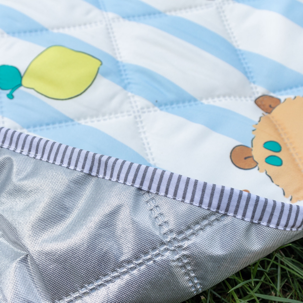 91家纺网 家纺一手货源 找家纺 欣宜家纺 2025新款铝底防水野餐垫防潮宝宝地垫爬爬垫露营垫帐篷垫 蓝条卡皮