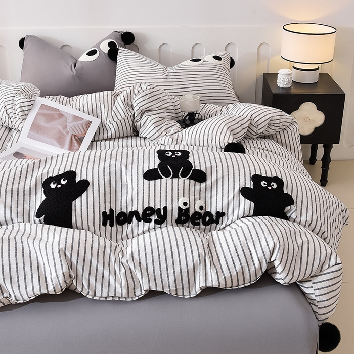 炫拼家纺 2026新款卡通毛巾绣A类全棉40支水洗棉贴布绣平绣纯棉四件套-毛球系列 毛球-小熊黑