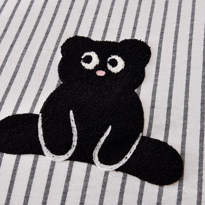 91家纺网 家纺一手货源 找家纺 炫拼家纺 2026新款卡通毛巾绣A类全棉40支水洗棉贴布绣平绣纯棉四件套-毛球系列 毛球-小熊黑