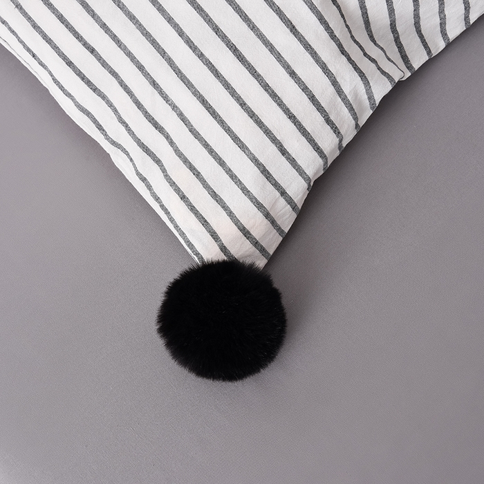 91家纺网 家纺一手货源 找家纺 炫拼家纺 2026新款卡通毛巾绣A类全棉40支水洗棉贴布绣平绣纯棉四件套-毛球系列 毛球-小熊黑