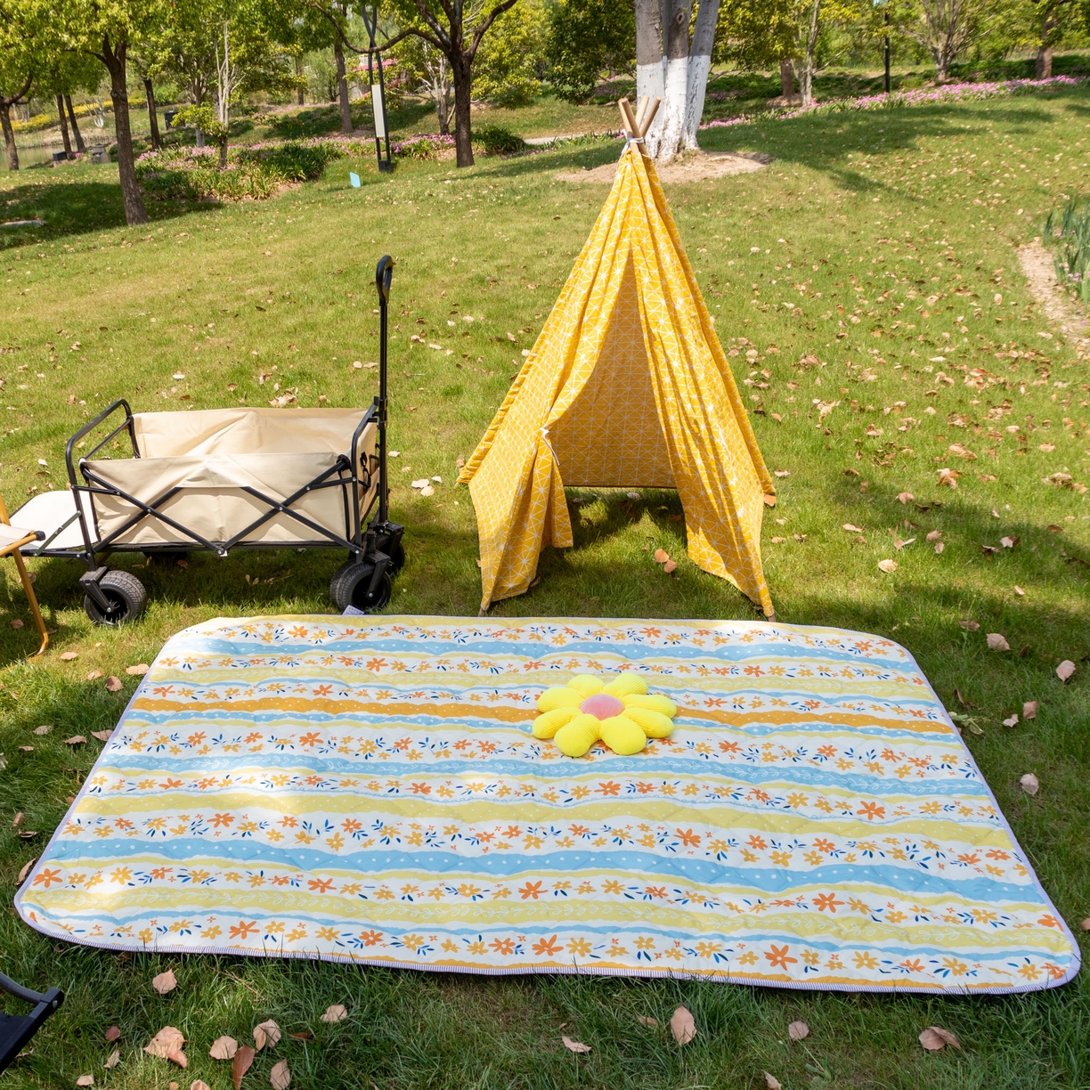 91家纺网 家纺一手货源 找家纺 欣宜家纺 2025新款铝底防水野餐垫防潮宝宝地垫爬爬垫露营垫帐篷垫 紫藤花