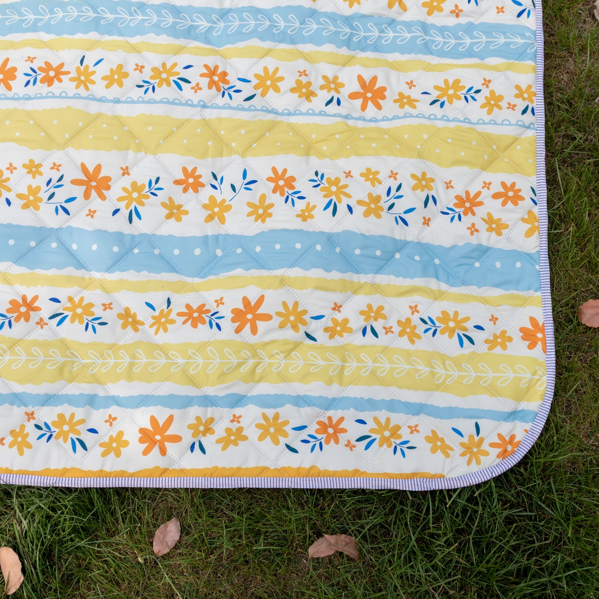 91家纺网 家纺一手货源 找家纺 欣宜家纺 2025新款铝底防水野餐垫防潮宝宝地垫爬爬垫露营垫帐篷垫 紫藤花