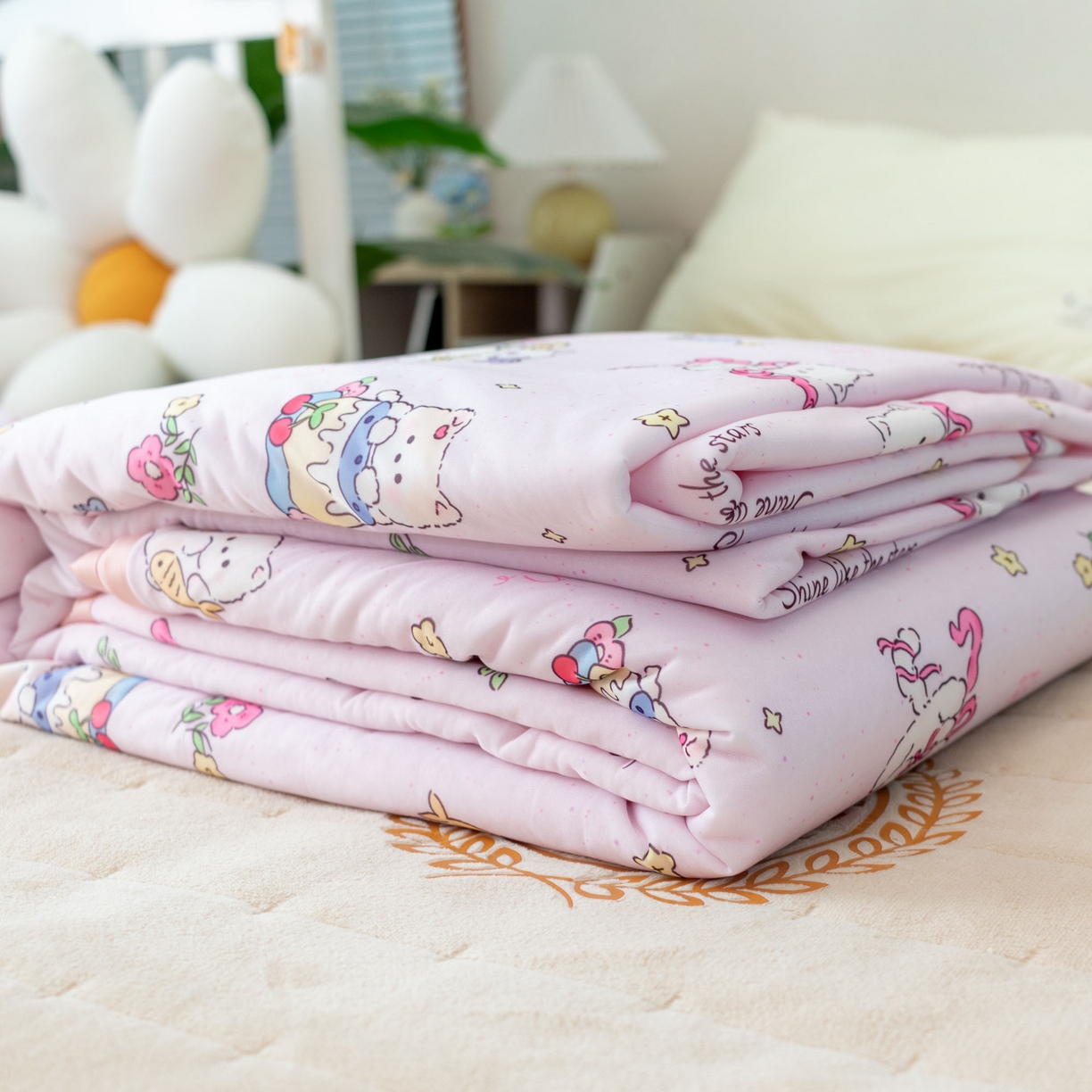 91家纺网 家纺一手货源 找家纺 （总）欣宜家纺 2025新款母婴级卡通冰淇淋夏被夏凉空调冰丝薄款被芯可机洗凉感丝冰皮被子 被子被芯