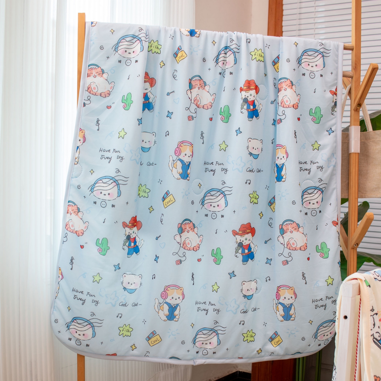 91家纺网 家纺一手货源 找家纺 （总）欣宜家纺 2025新款母婴级卡通冰淇淋夏被夏凉空调冰丝薄款被芯可机洗凉感丝冰皮被子 被子被芯