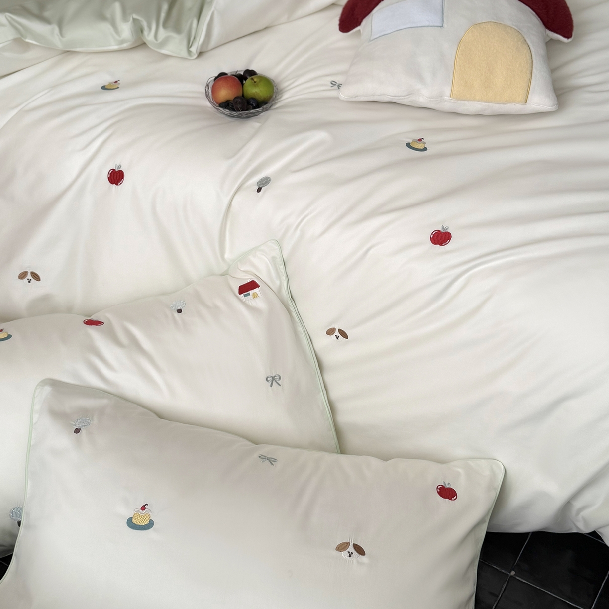 91家纺网 家纺一手货源 找家纺 鹿班家居 2026春季新品100S长绒棉精密刺绣系列四件套-彩虹绘梦（标准会员-20元) 彩虹绘梦-草绿