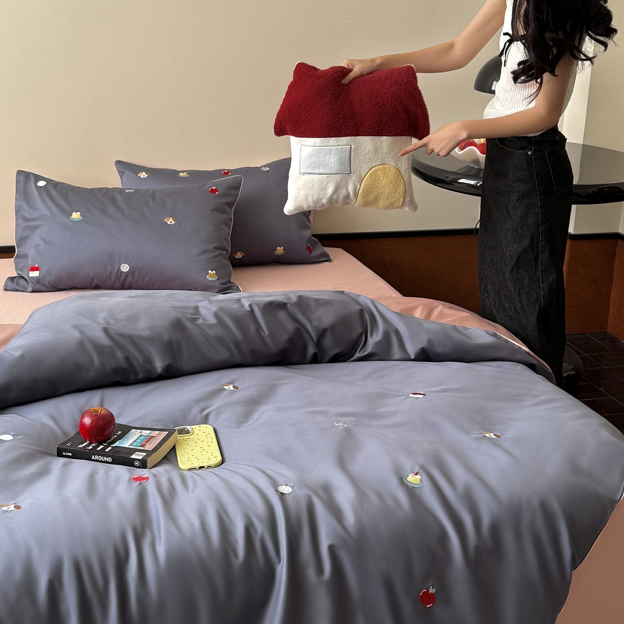 91家纺网 家纺一手货源 找家纺 鹿班家居 2026春季新品100S长绒棉精密刺绣系列四件套-彩虹绘梦（标准会员-20元) 彩虹绘梦-蓝色