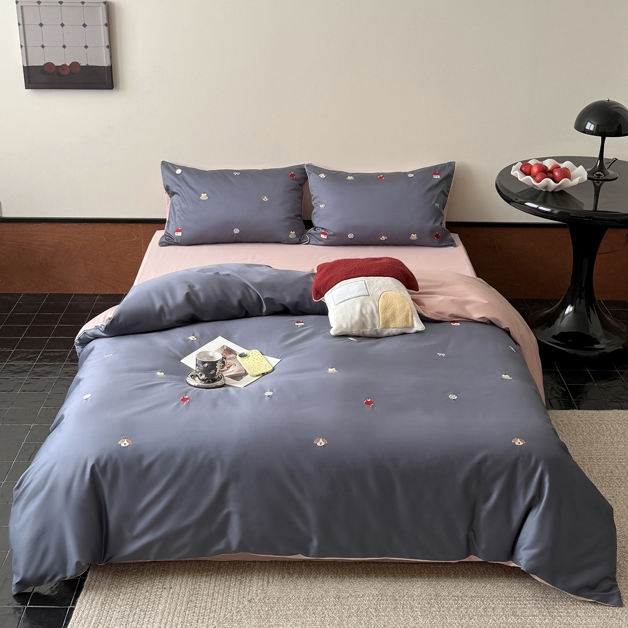 91家纺网 家纺一手货源 找家纺 鹿班家居 2026春季新品100S长绒棉精密刺绣系列四件套-彩虹绘梦（标准会员-20元) 彩虹绘梦-蓝色