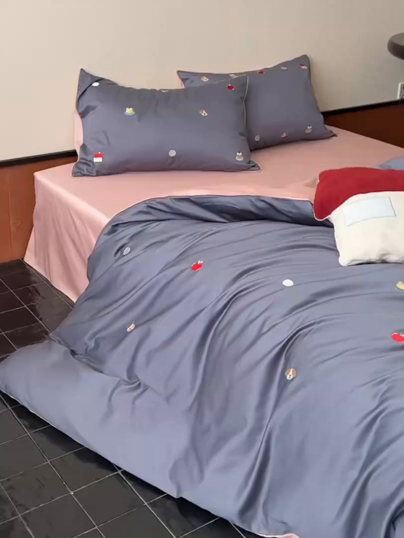 91家纺网 家纺一手货源 找家纺 鹿班家居 2026春季新品100S长绒棉精密刺绣系列四件套-彩虹绘梦（标准会员-20元) 彩虹绘梦-蓝色