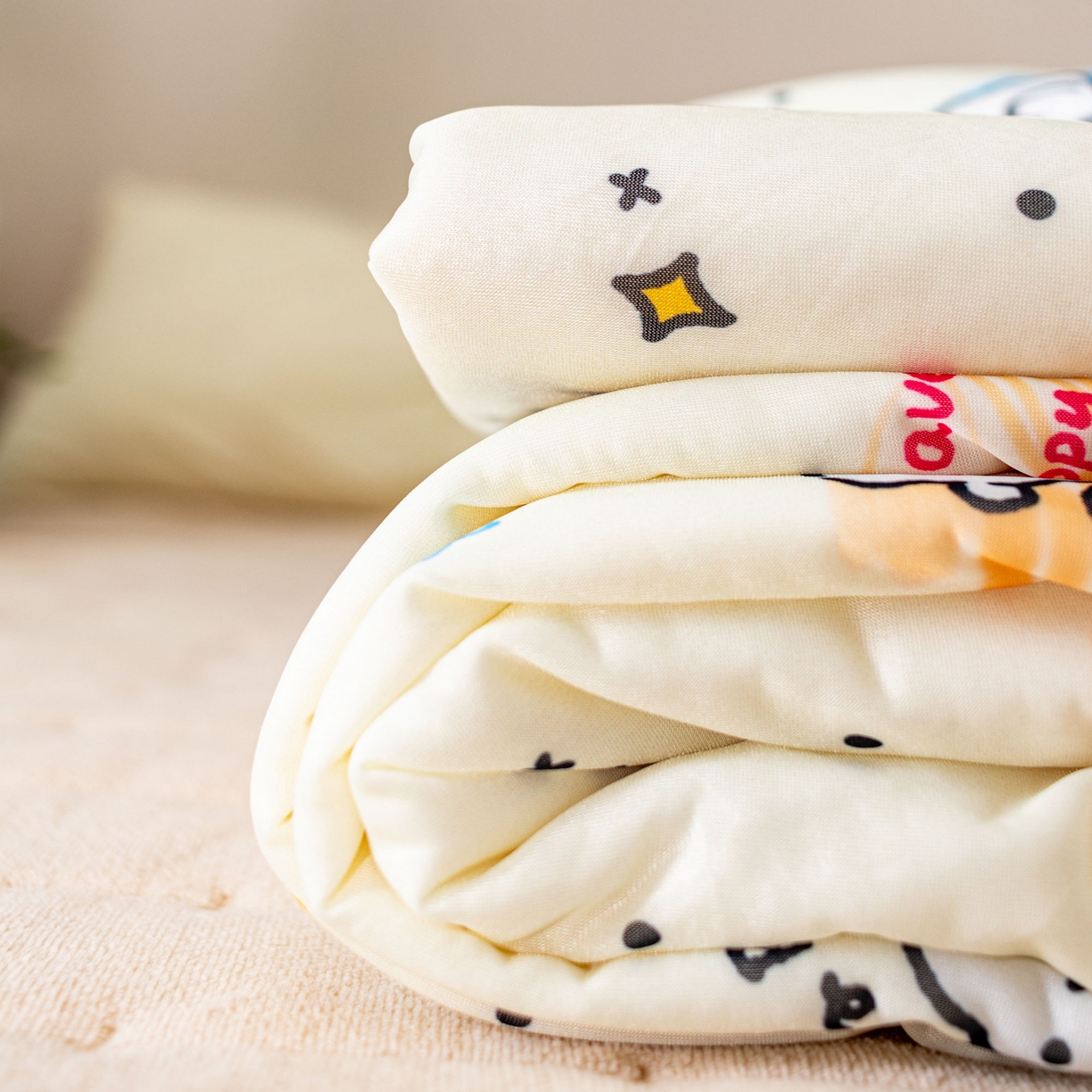 91家纺网 家纺一手货源 找家纺 欣宜家纺 2025新款母婴级卡通冰淇淋夏被夏凉空调冰丝薄款被芯可机洗凉感丝冰皮被子 被子被芯 乖乖狗